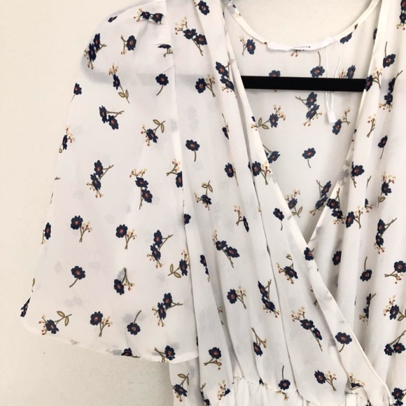 Flowy White Maxi Dress Floral Print Asymmetrical - Picture 3 of 8